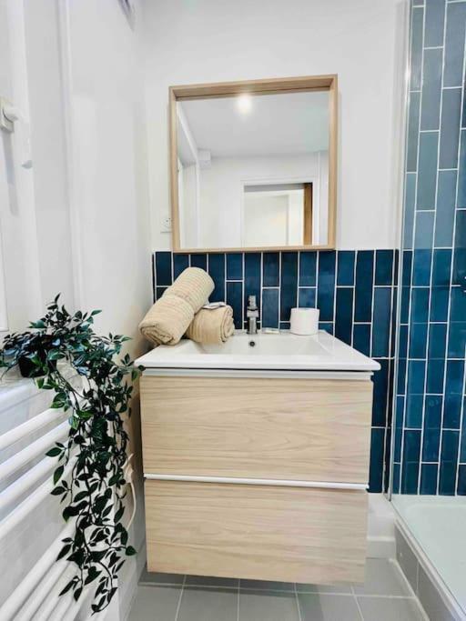Les Iris Apartment รูออง ภายนอก รูปภาพ