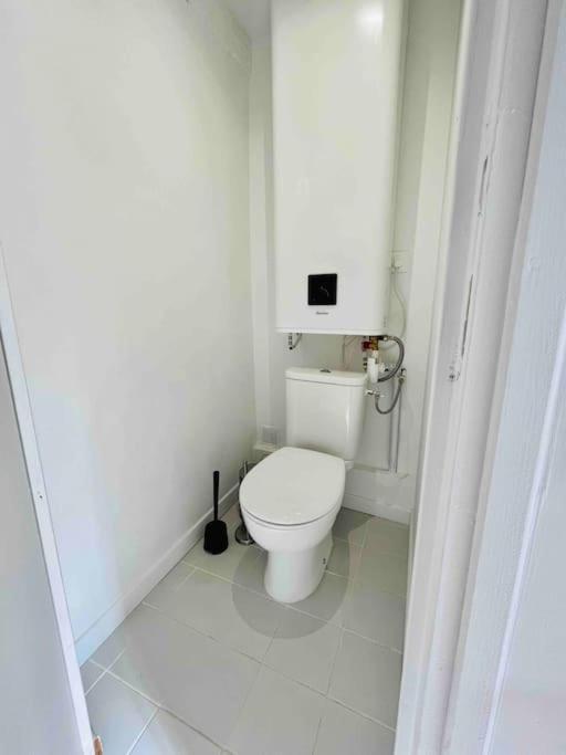 Les Iris Apartment รูออง ภายนอก รูปภาพ