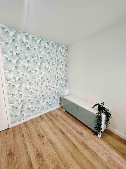 Les Iris Apartment รูออง ภายนอก รูปภาพ