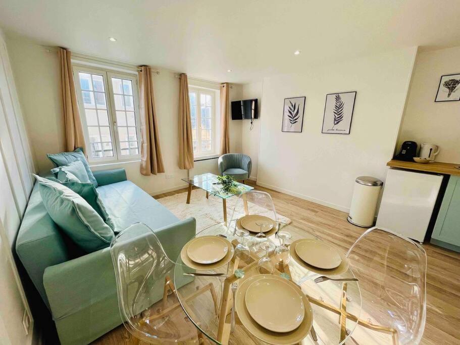 Les Iris Apartment รูออง ภายนอก รูปภาพ